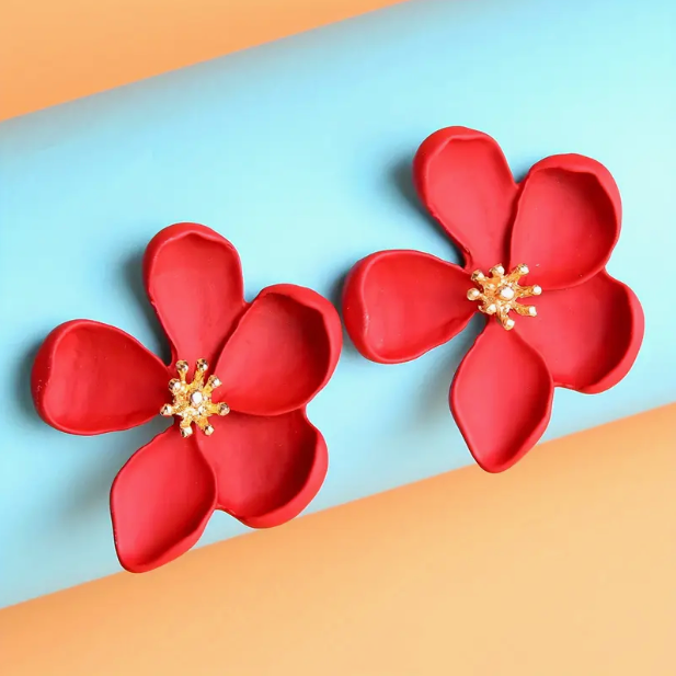 Gold Flower Earrings with Vintage Design