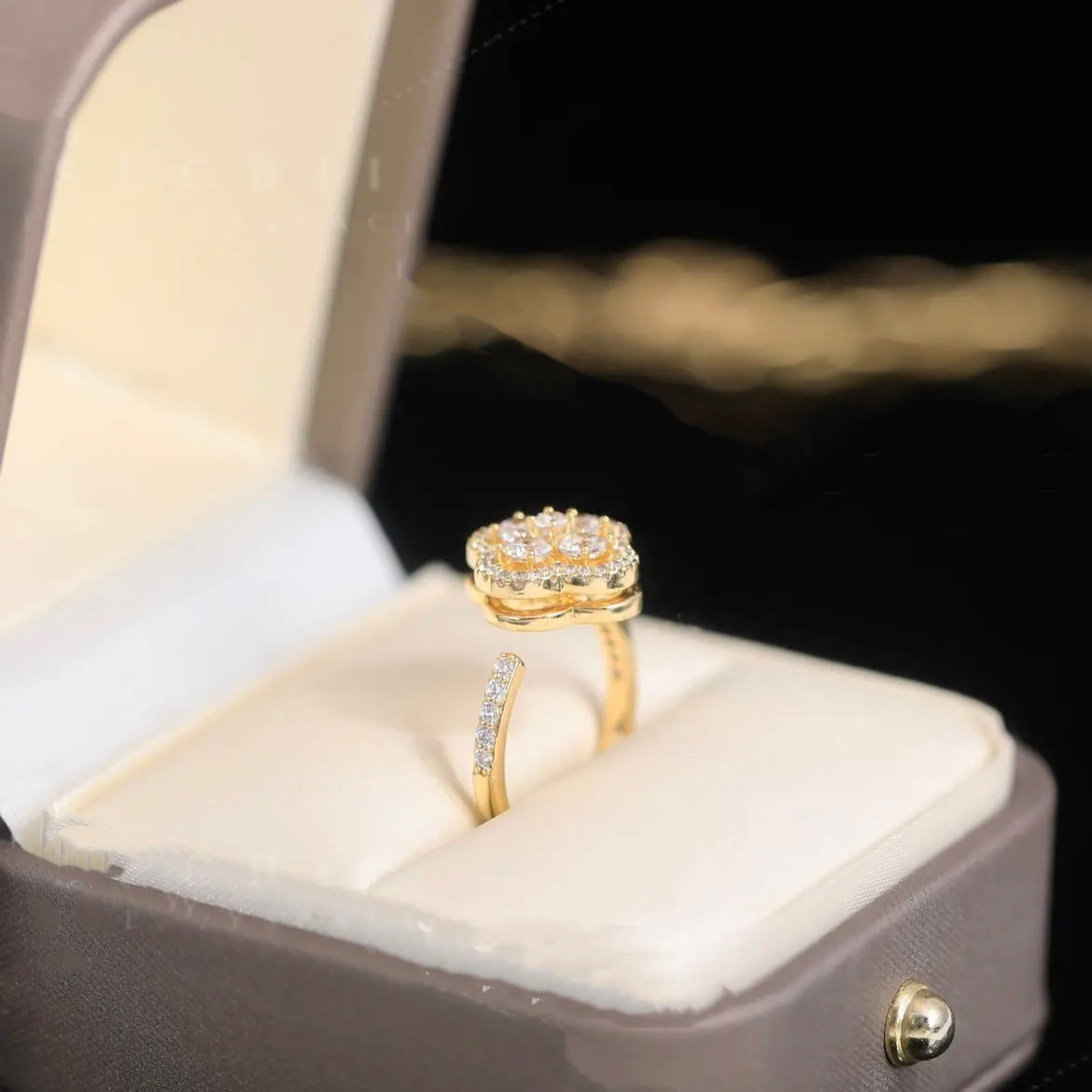 Rotating Clover Ring with Zirconia
