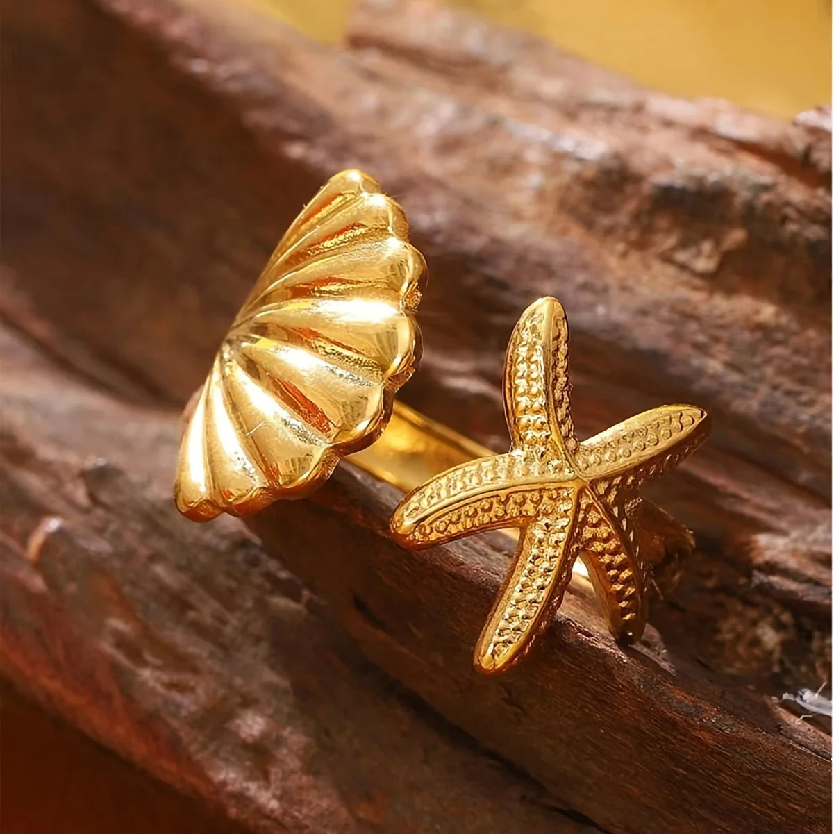 Elegant Gold Ring with Starfish and Shell