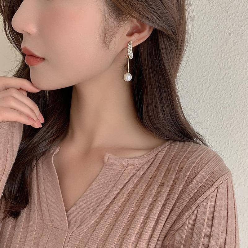 Alessandra Pearl Earrings