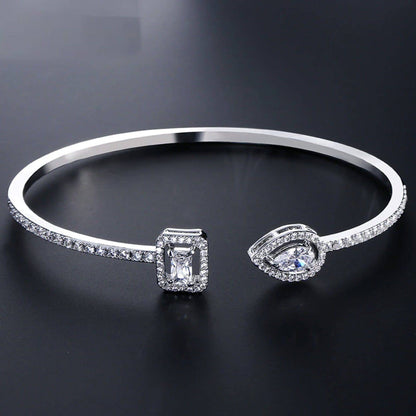 Cassandra Pearl Bracelet