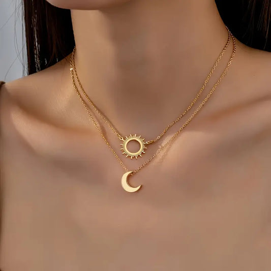 Set of 2 Sun and Moon Pendant Necklaces - Vintage and Minimalist Style