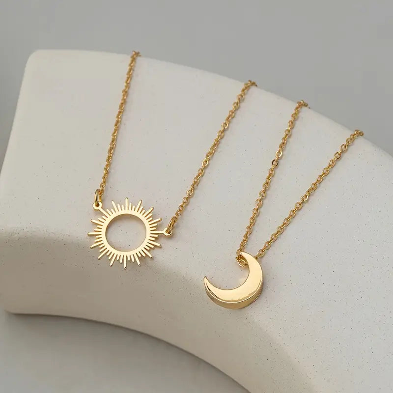 Set of 2 Sun and Moon Pendant Necklaces - Vintage and Minimalist Style