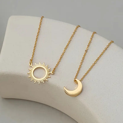 Set of 2 Sun and Moon Pendant Necklaces - Vintage and Minimalist Style