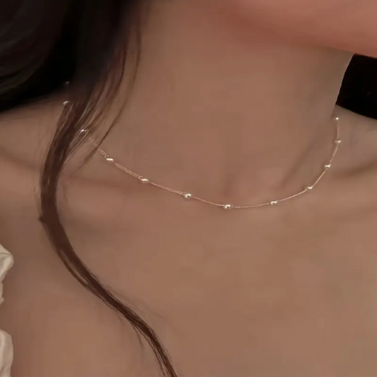 Elegant Baroque Style Vintage Pearl Necklace in Gold