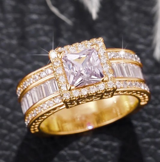 18K Gold Ring with Luxury Crystal