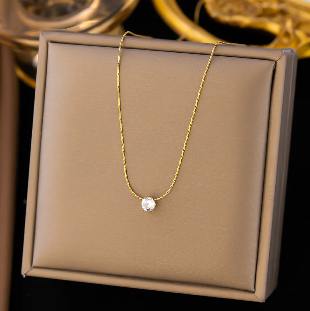 18K Gold Necklace with Diamonds