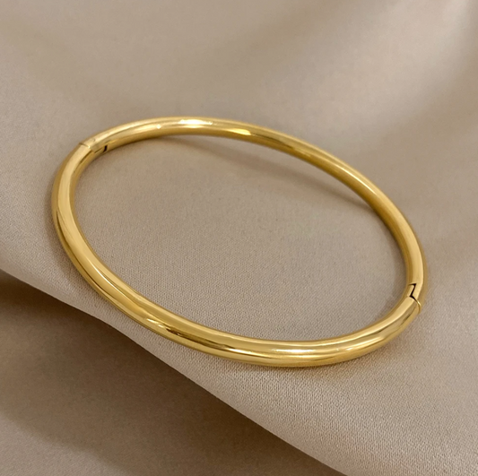 Thick Closed 18K Gold Bracelet
