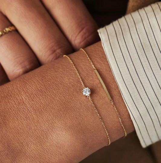 Classic Thin 18K Gold Bracelet with Center Brilliant Cut Strass