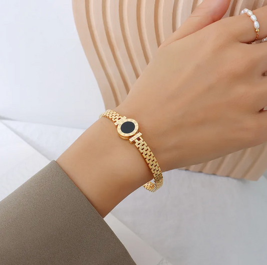Elegant 18K Gold Love Bracelet