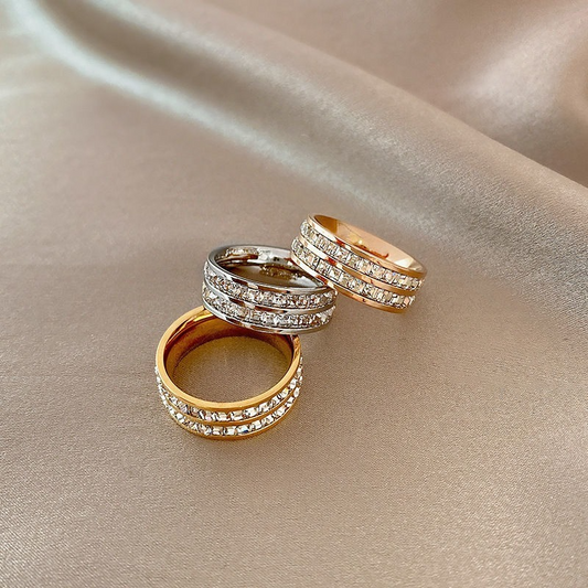 Vintage Gold Ring with Zirconia