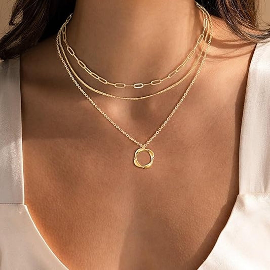 Carmen - Vintage Necklace with Chain and Gold Plated Pendant
