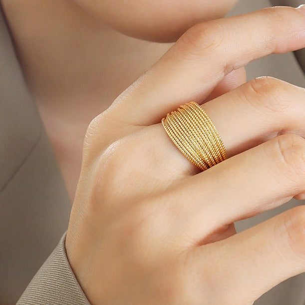 Vera Open Gold Ring