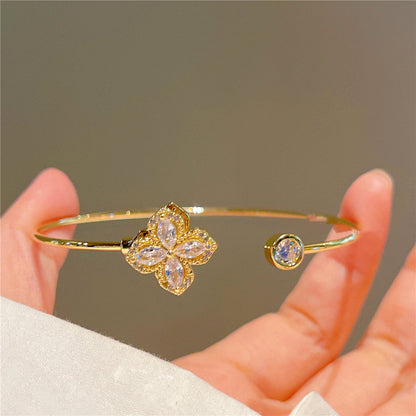 Rotating Shiny Petal Bracelet