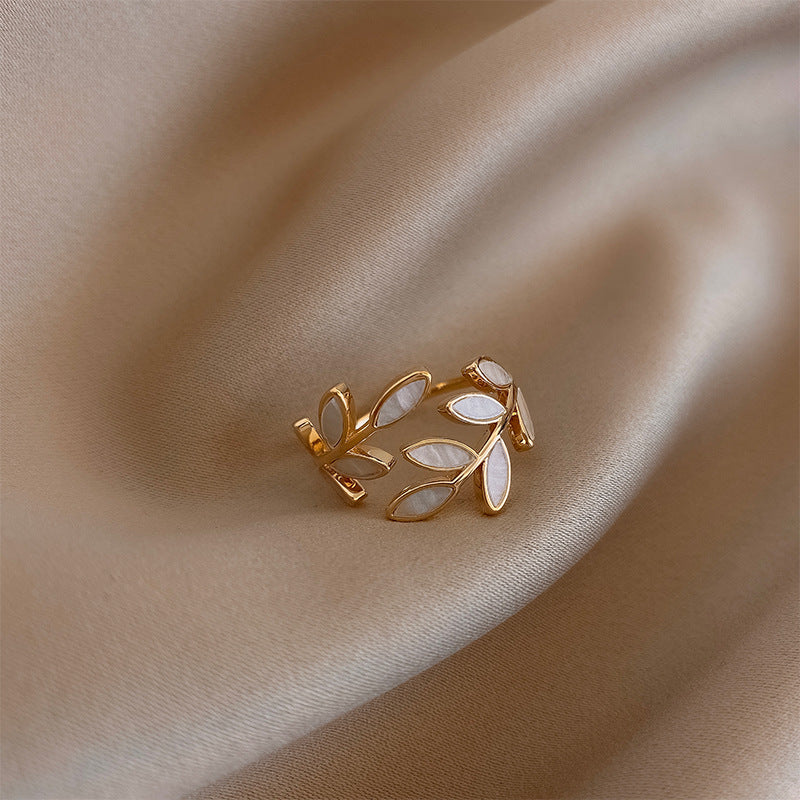 Rocío - Adjustable Leaf Ring with White Opal
