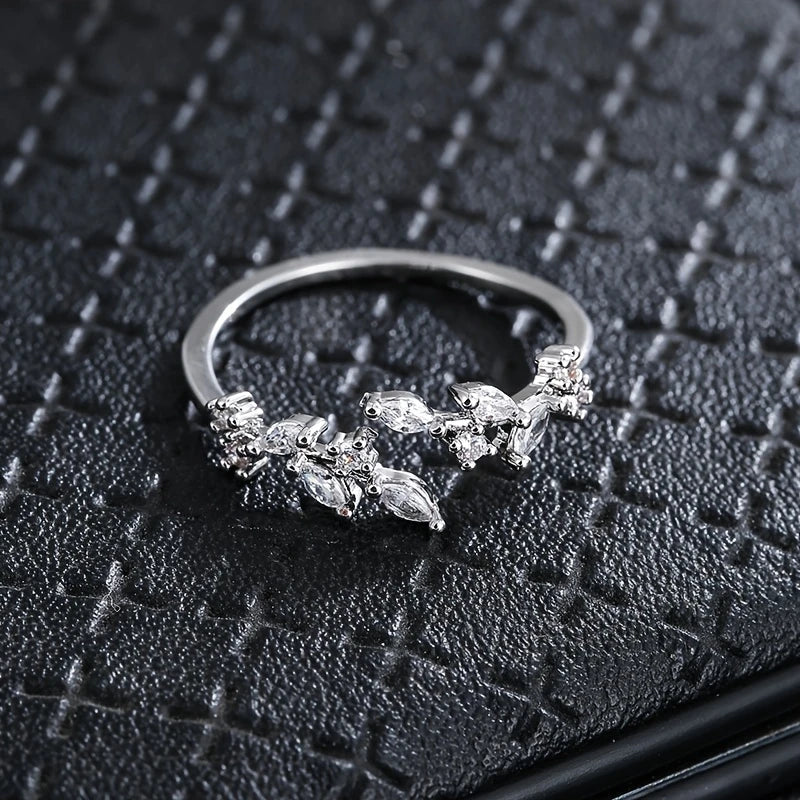 Gold Ring with Synthetic Zirconia Mosaic