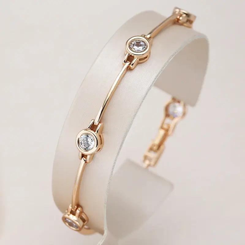 Elegant Zirconia Bracelet in Gold