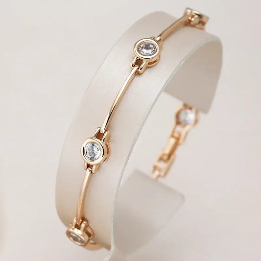 Elegant Zirconia Bracelet in Gold