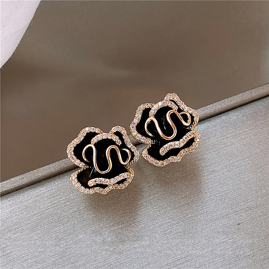 Elegant Black Lotus Gold Earrings