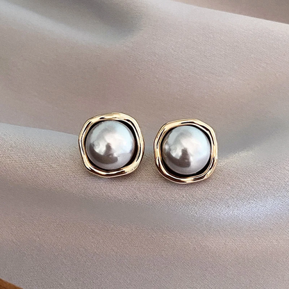 Isabel - Elegant Vintage Black Pearl Earrings