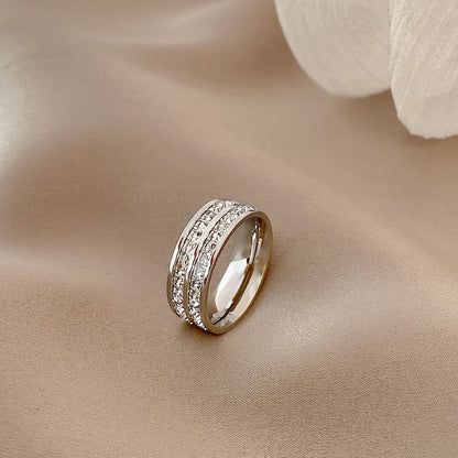 Vintage Gold Ring with Zirconia