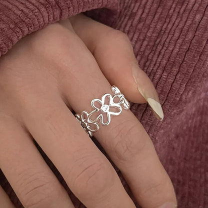 Vintage Adjustable 925 Silver Ring with Flowers