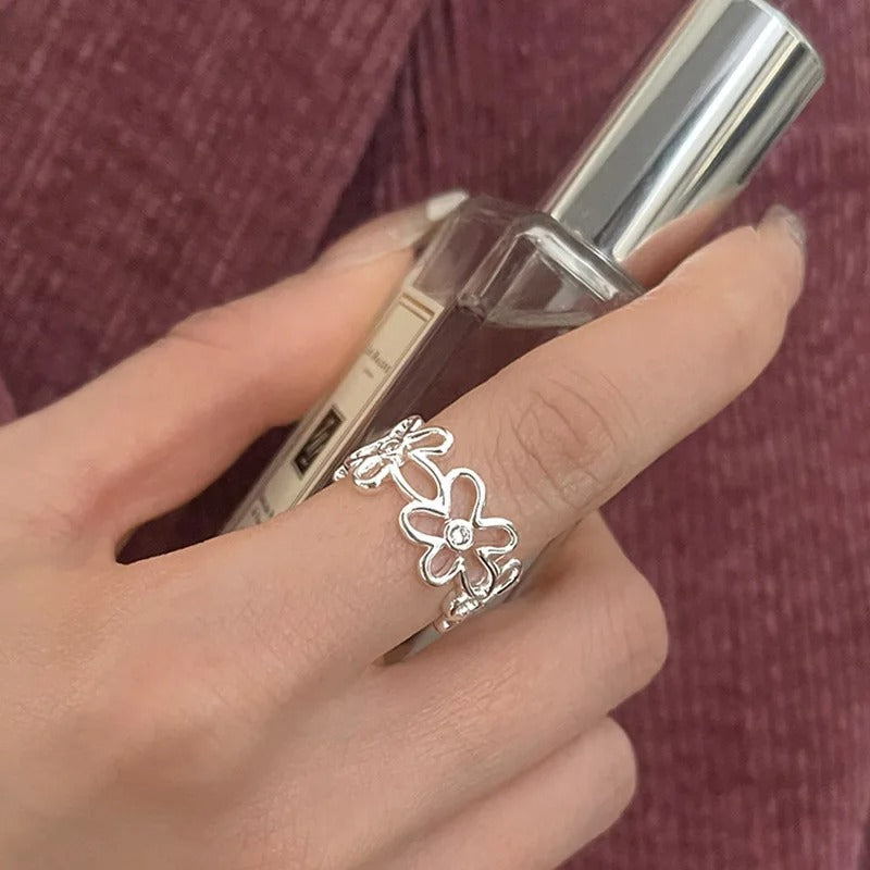Vintage Adjustable 925 Silver Ring with Flowers