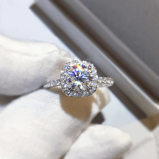 Oleana Shiny Band Ring